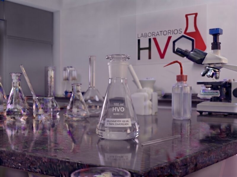 Erlenmeyer de 100 ml más tapa esmerilada